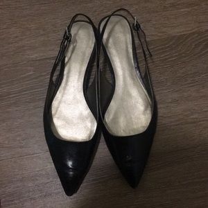 Nine West black pointy toe sling back- like new!